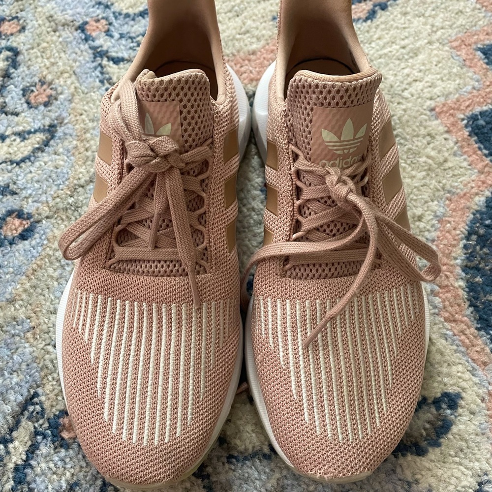 Adidas Sneakers